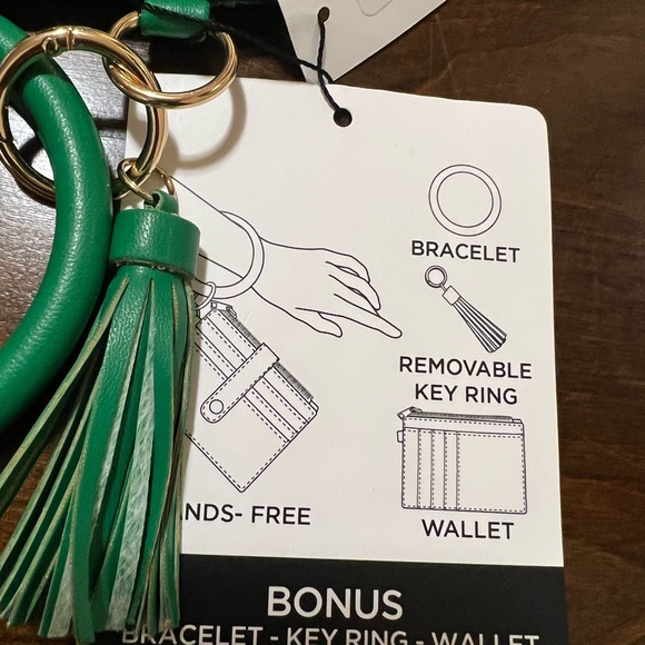 Citi Trends Green Circle Bangle PU Leather Keychain Wallet ID Card Holder - Picture 5 of 6